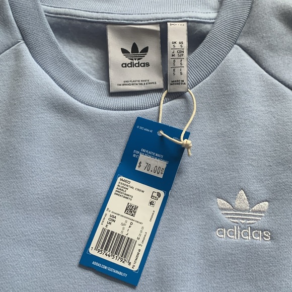 Adidas Essential Crewneck in baby blue - Picture 2 of 3